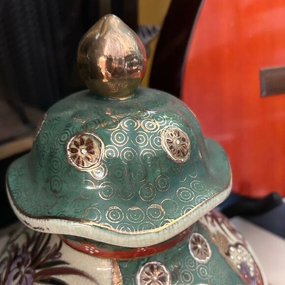 Vintage Japanese Green and white ceramic cookie jar vase with gold accents 13" - Picture 2 of 16